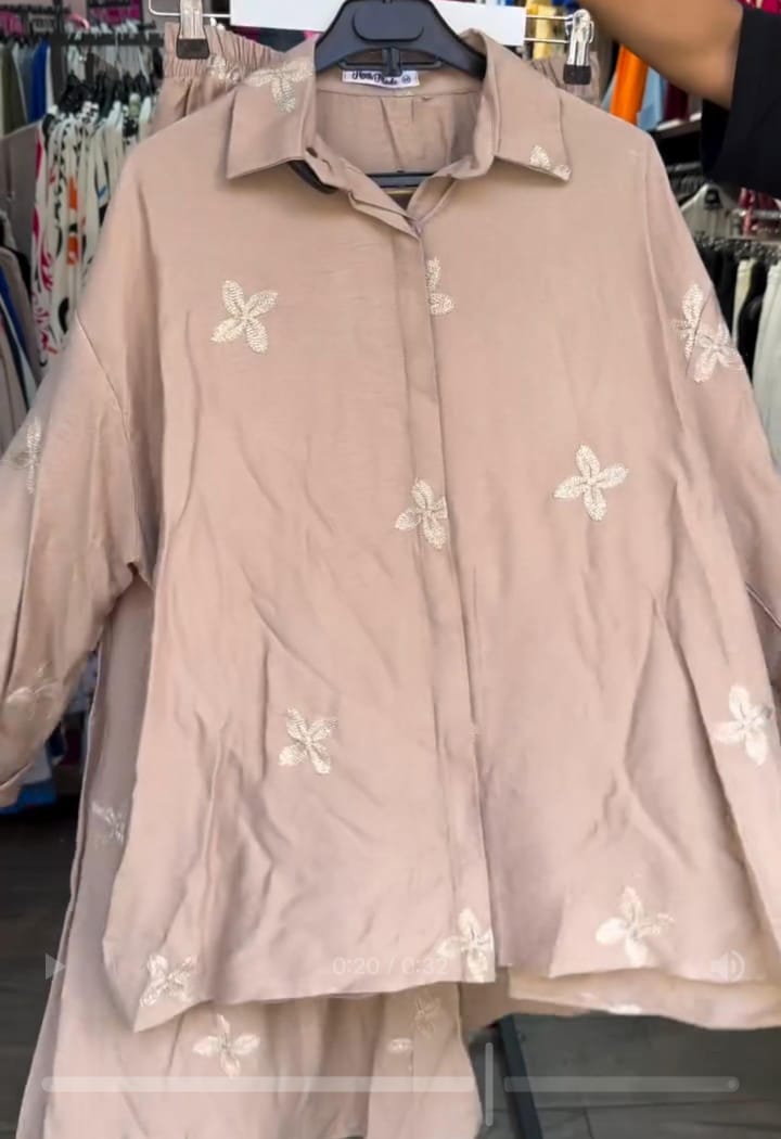 Beautiful Embroidery 2-Piece Suit ๐ธ