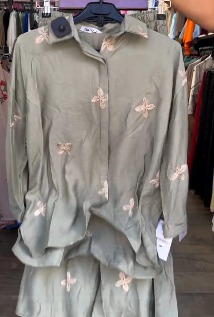 Beautiful Embroidery 2-Piece Suit ๐ธ