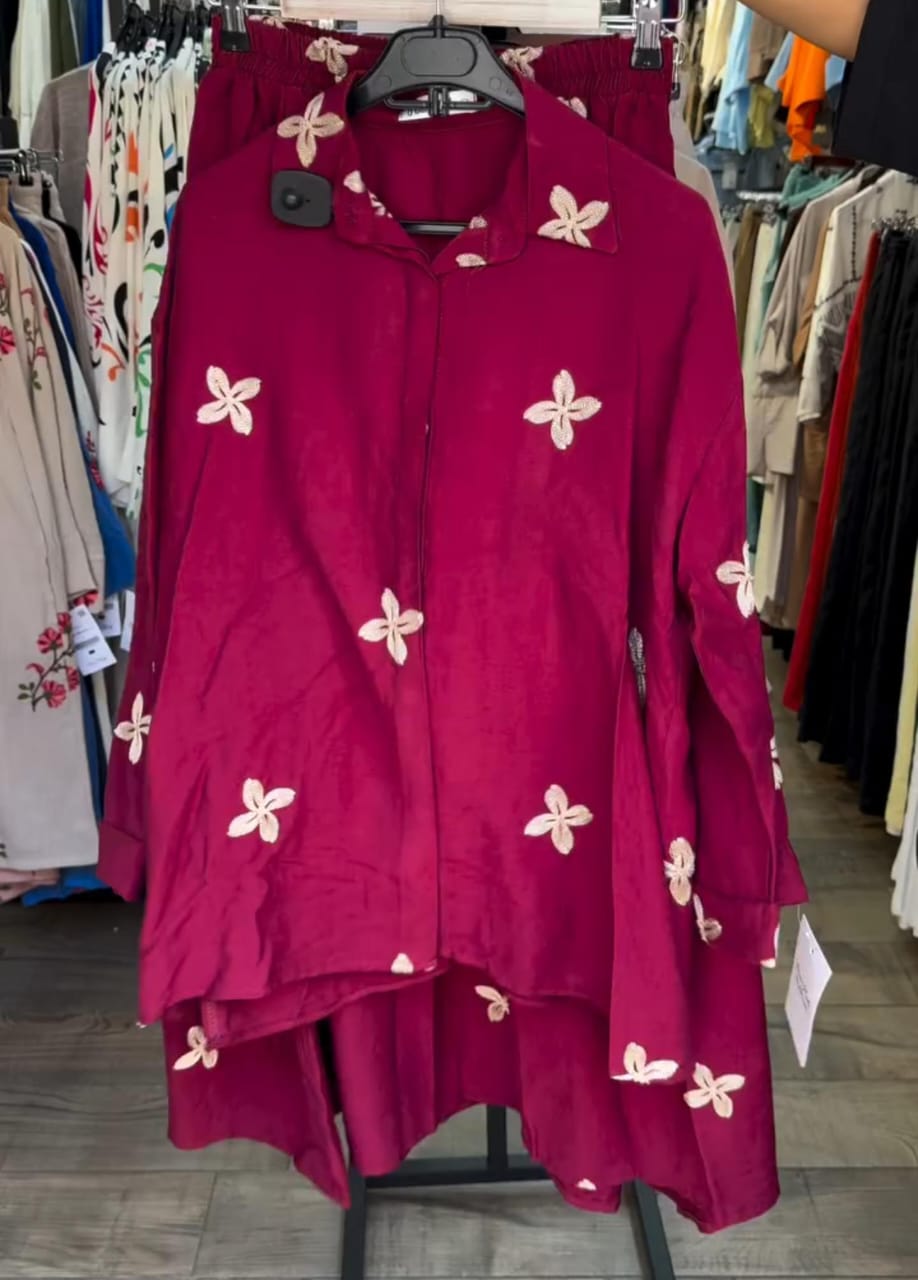 Beautiful Embroidery 2-Piece Suit ๐ธ