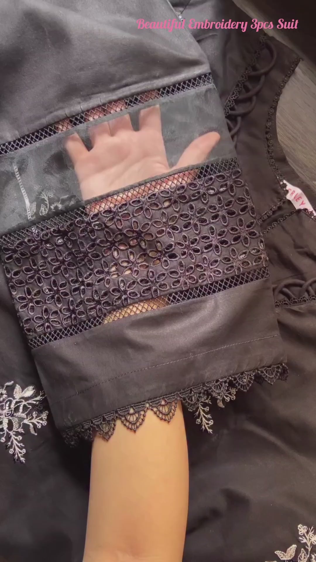 Beautiful Embroidered 3-Piece Suit ๐