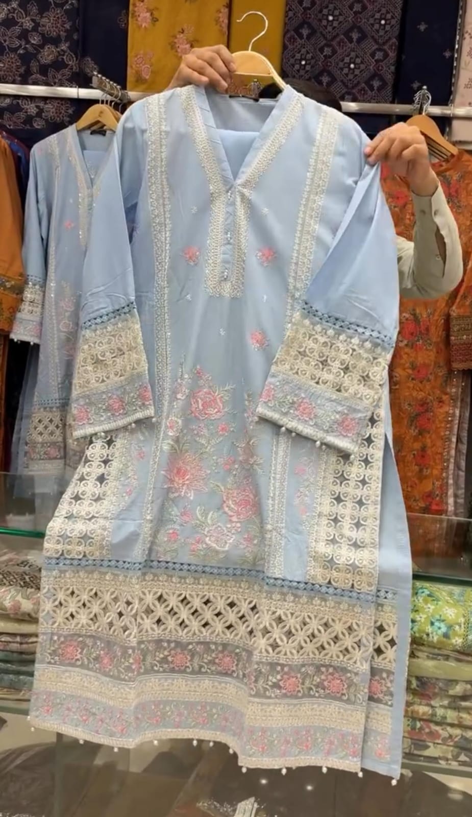 Elegant Embroidered 3-Piece Suit for Women 👑