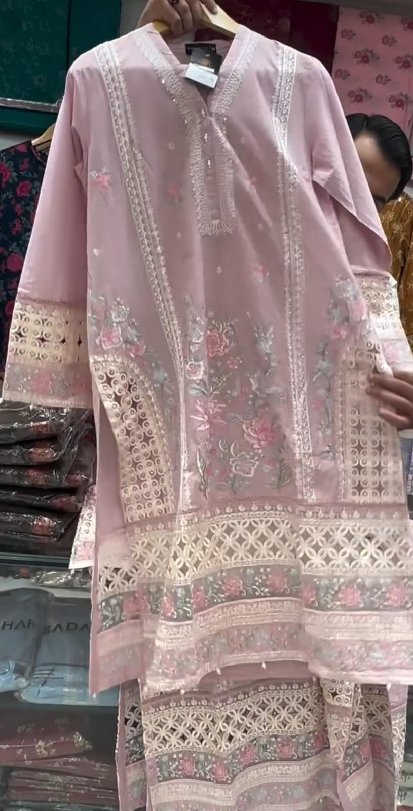 Elegant Embroidered 3-Piece Suit for Women 👑
