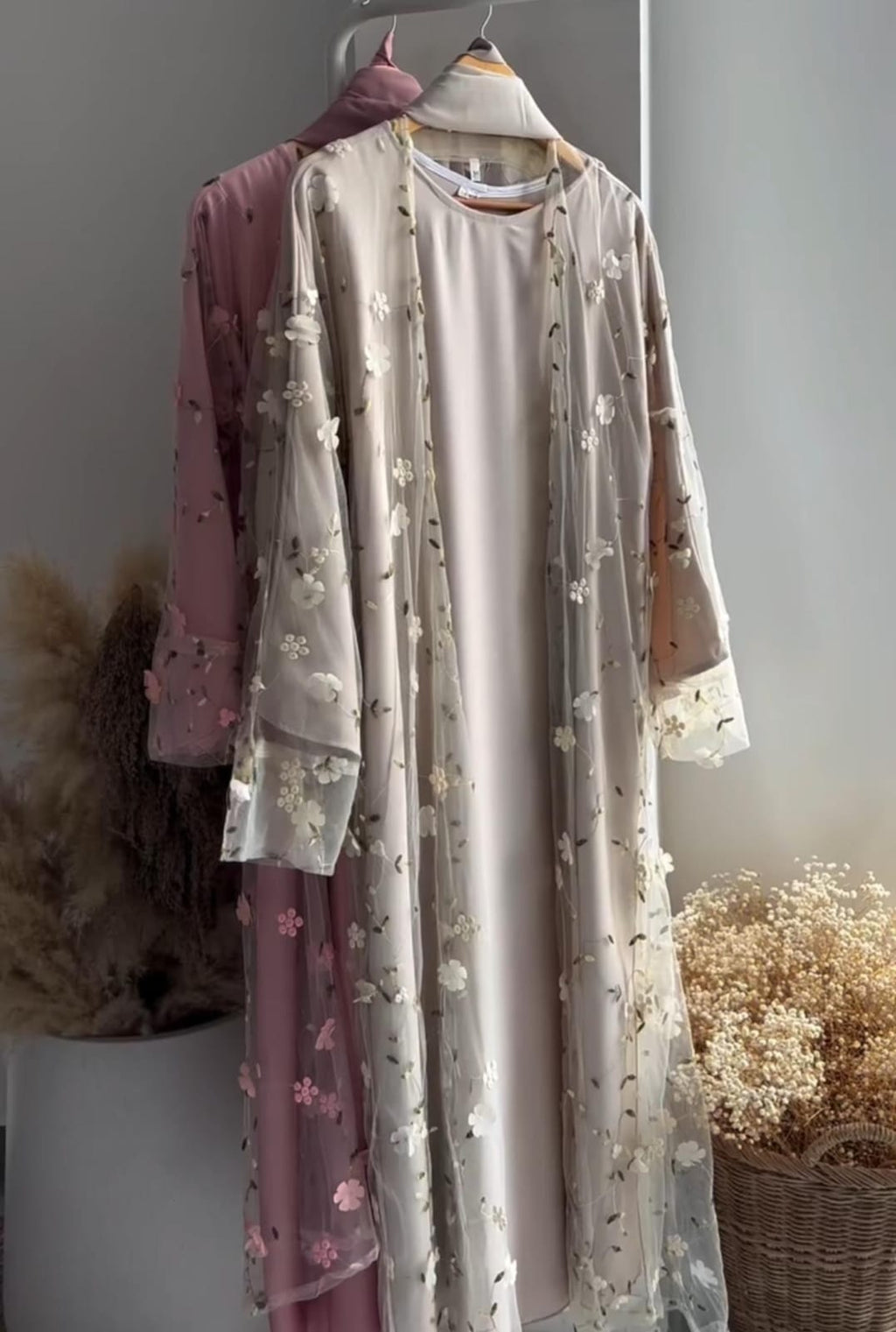 Elegant Abaya Set for Women  🌸
