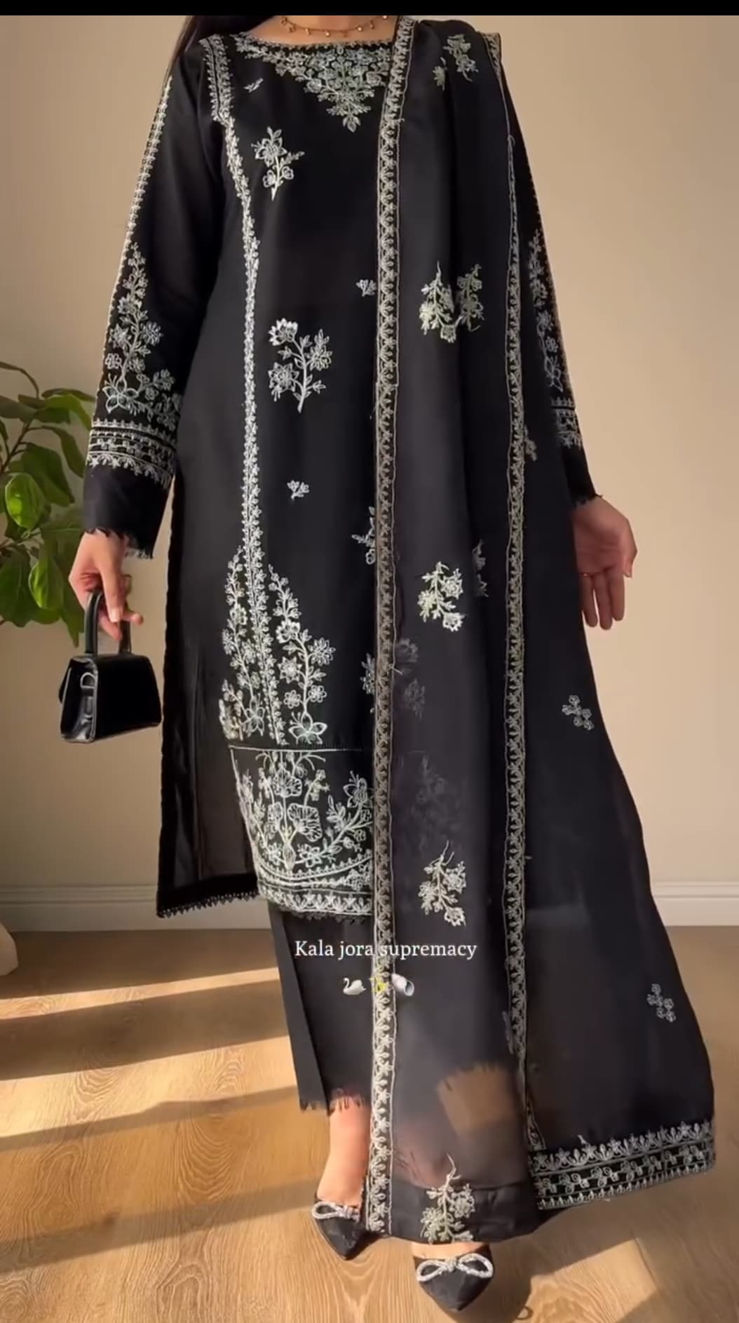 Women's Embroidered 3-Piece Suit 👗
