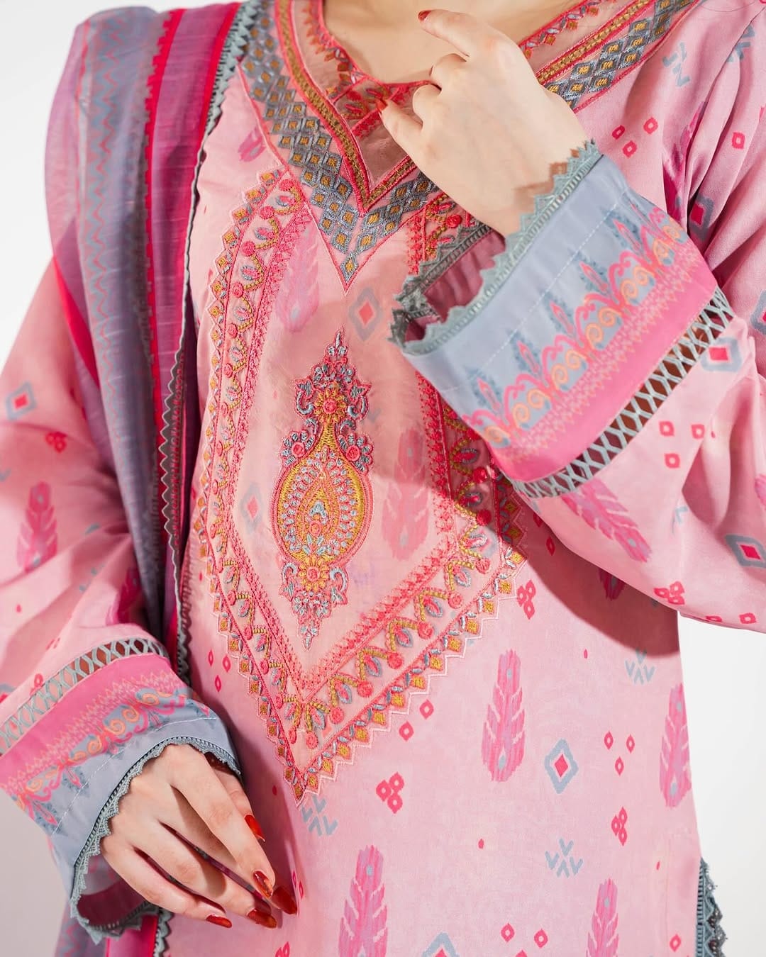Summer Lawn Embroidery 3-Piece Suit 🌸