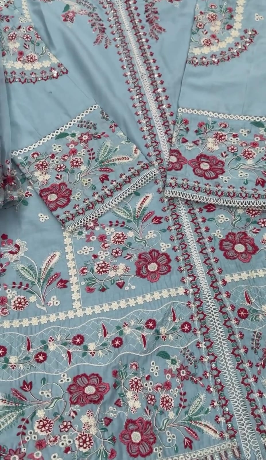 Women Embroidery 3pcs Suit – This Season’s Must-Have