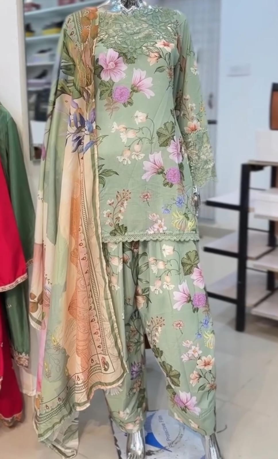 Trendy Embroidery 3pcs Suit For Women