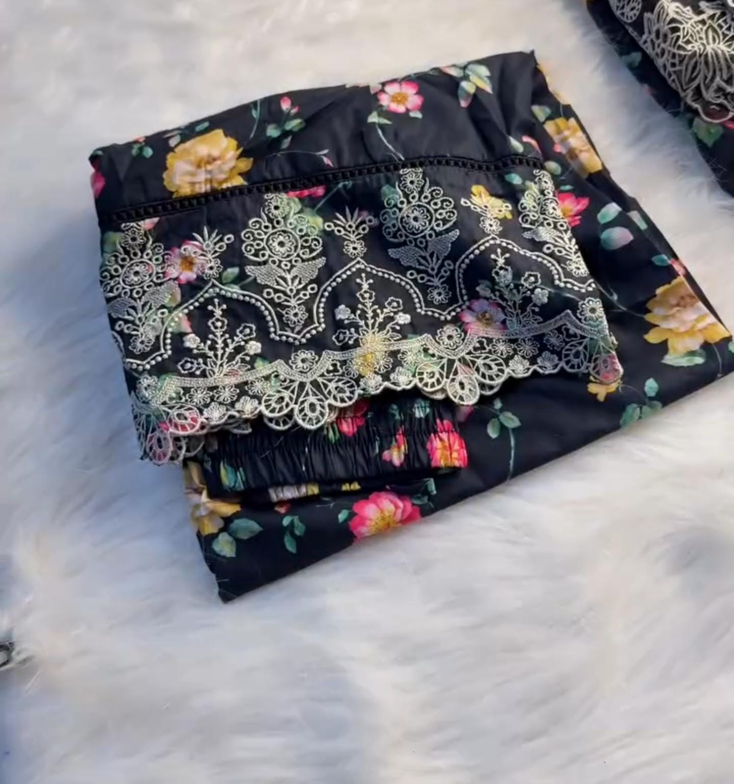 Summer Ready Women's Lawn 3-Piece Suit 🌸