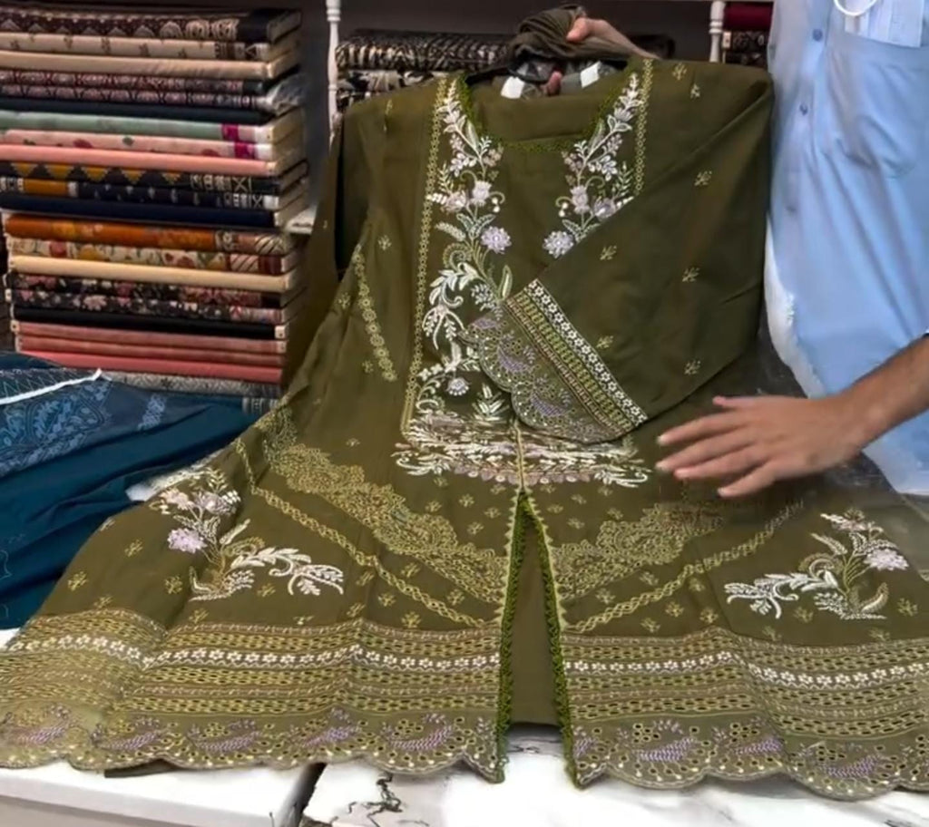 Women’s Chikankari 3-Piece Suit 💫