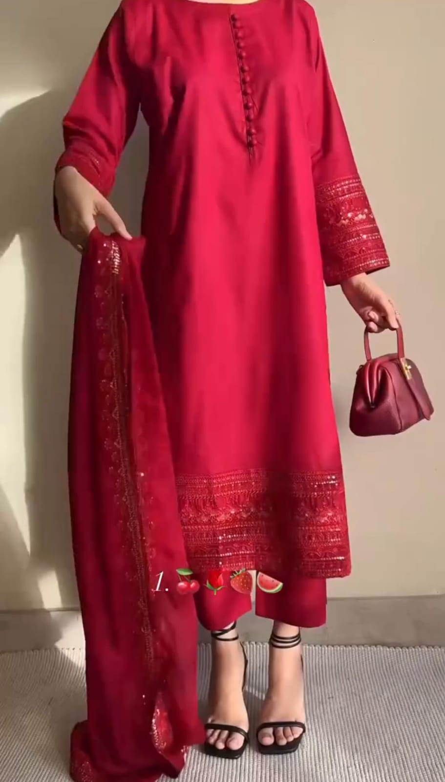 Elegant Women’s 3-Piece Embroidered Suit ✨