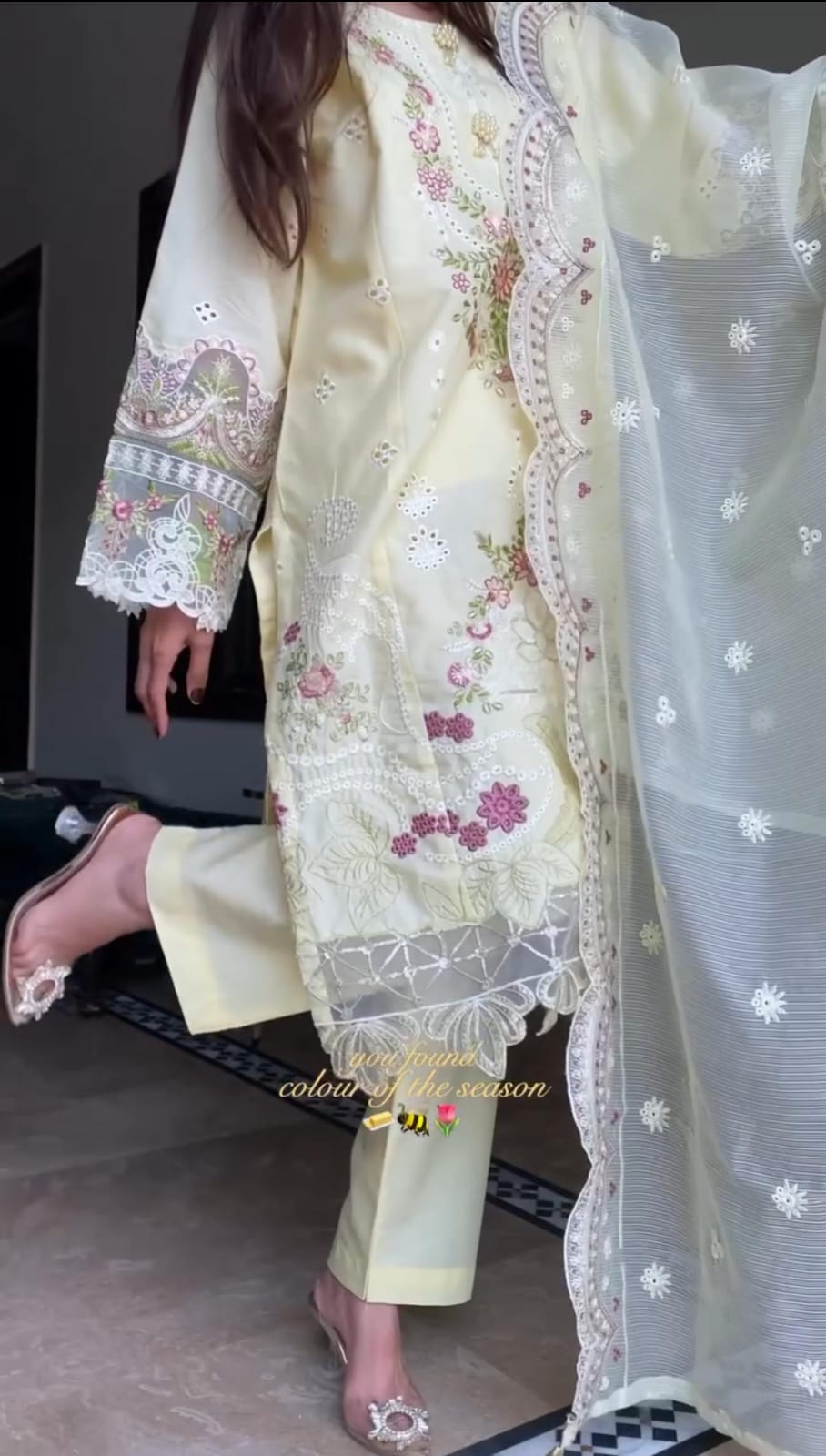 New Arrival – Embroidered 3-Piece Suit for Women 🆕
