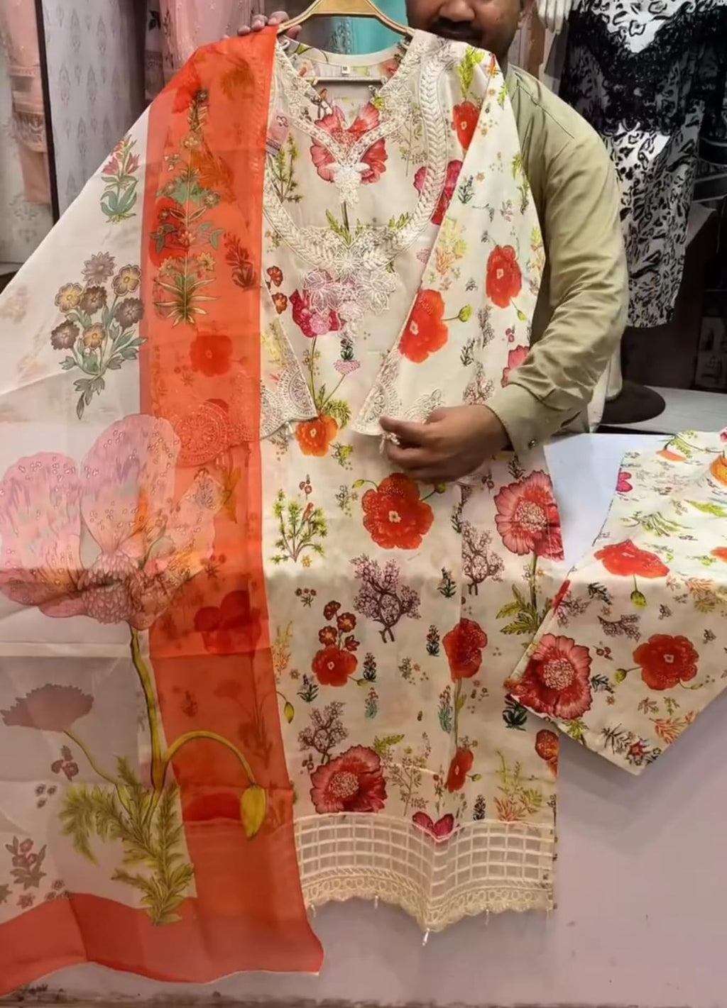 Embroidered 3-Piece Suit for Women 🌸