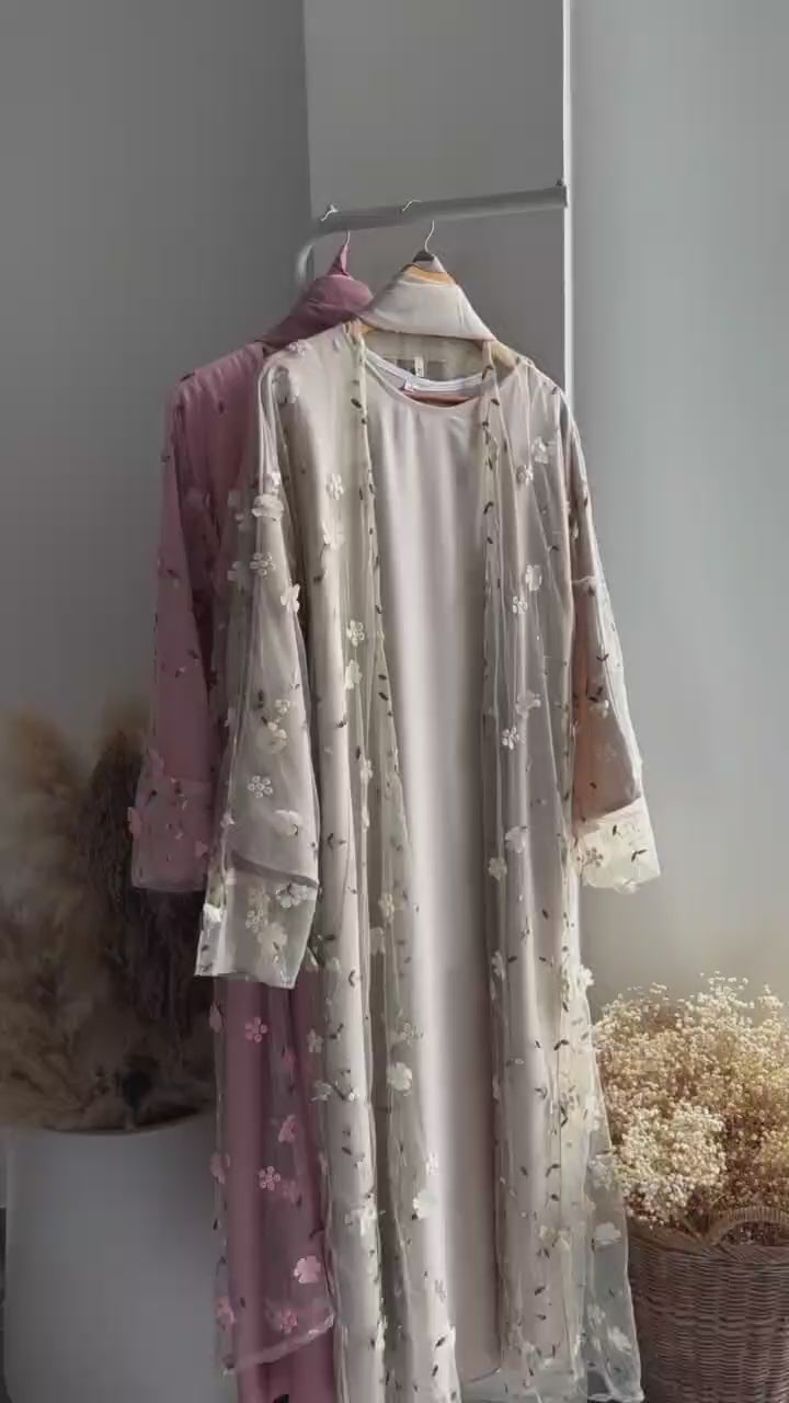 Elegant Abaya Set for Women  🌸
